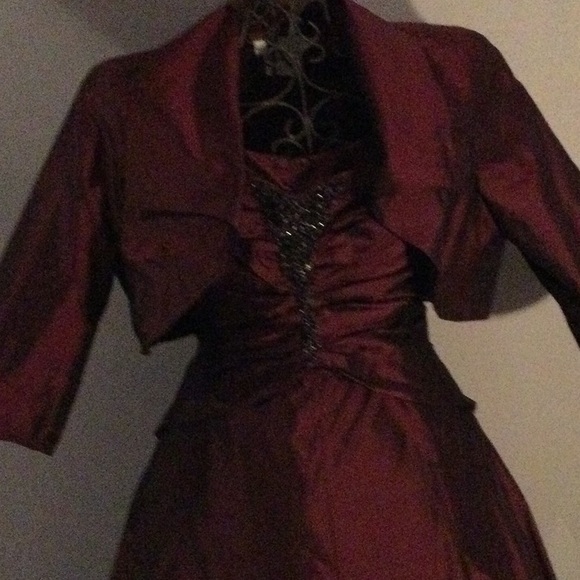 Ross Mayer gown in a red wine color,size 10 dress and size 12 jacket - Picture 2 of 3
